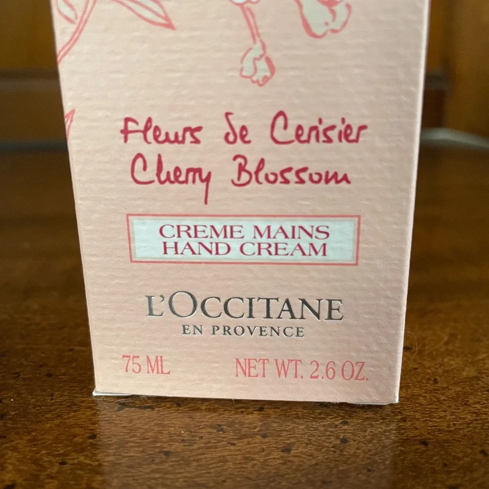 NEW L'Occitane Cherry Blossom‎ Hand Cream 2.6 oz and Shower Gel 2.5 oz Set